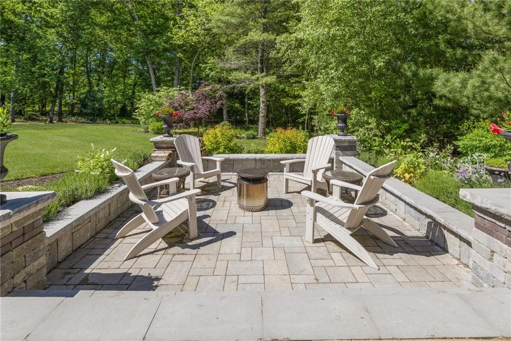 19 Blacksburt Court photo 5