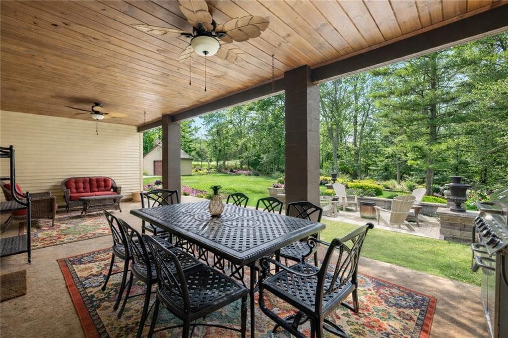 19 Blacksburt Court photo 4