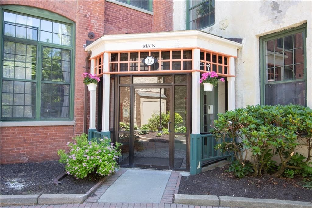 Apartment,Condominium at 15 Higgins Street UNIT 113, Smithfield