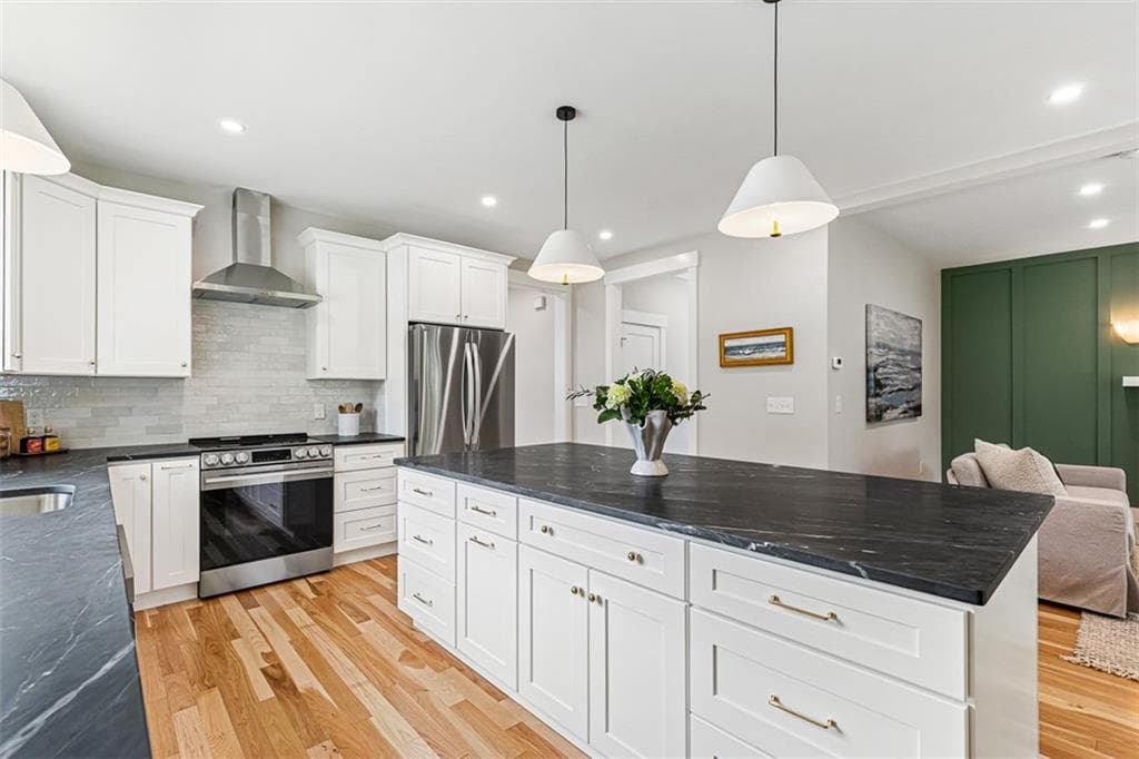 22 Farnsworth Avenue photo 16