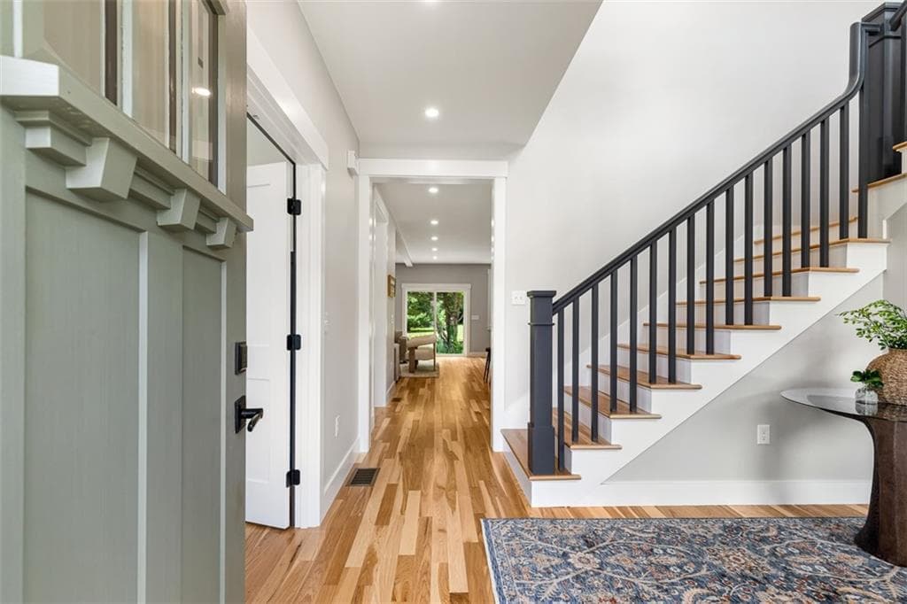 22 Farnsworth Avenue photo 5