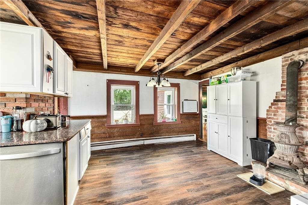 Single Family Residence at 1707 Diamond Hill Road, Cumberland, photo 5 of 19