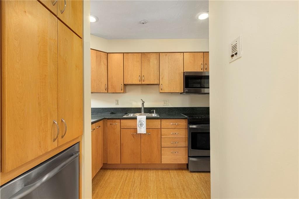 3524 W Shore Road UNIT 301 photo 5