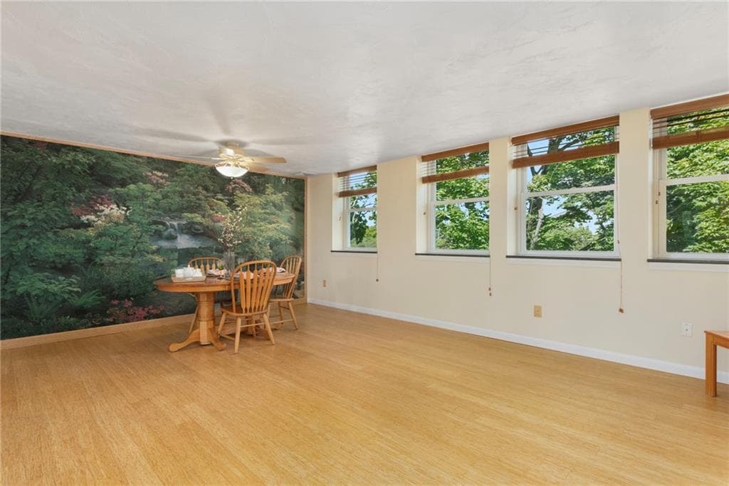 3524 W Shore Road UNIT 301 photo 9