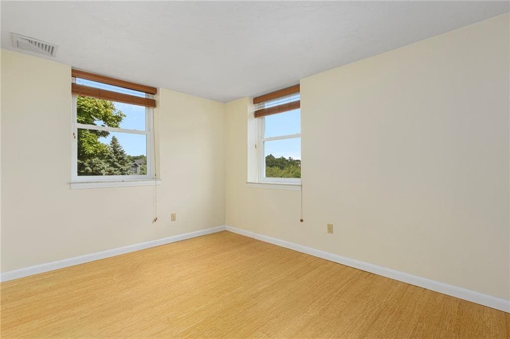 3524 W Shore Road UNIT 301 photo 14