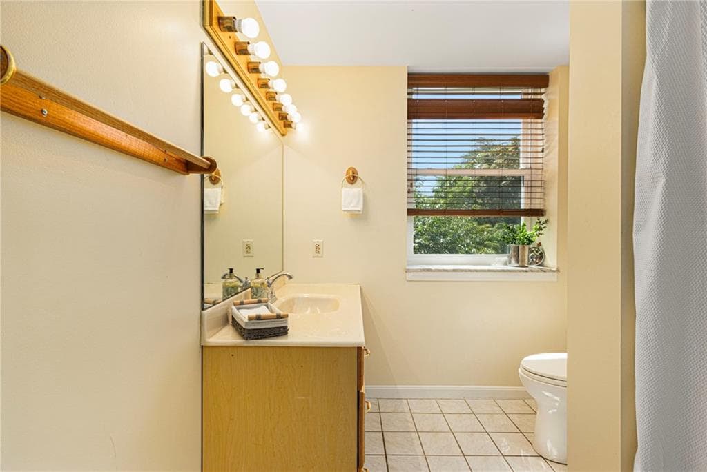 3524 W Shore Road UNIT 301 photo 18