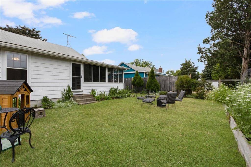 65 King Phillip Street photo 31