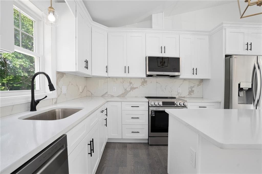 Single Family Residence at 18 Pleasantview Avenue, Johnston, photo 9 of 29