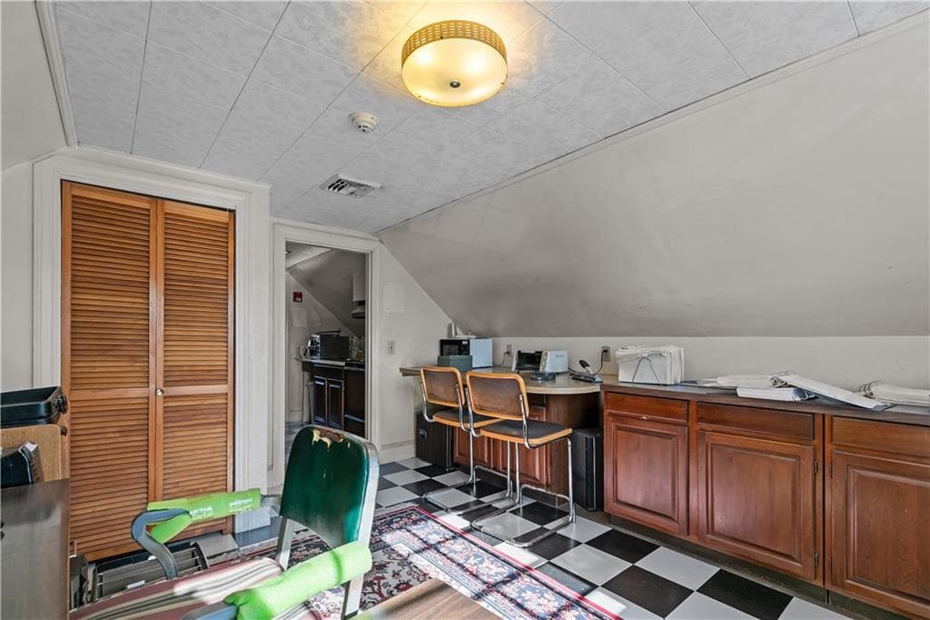 74 Valley Road photo 32