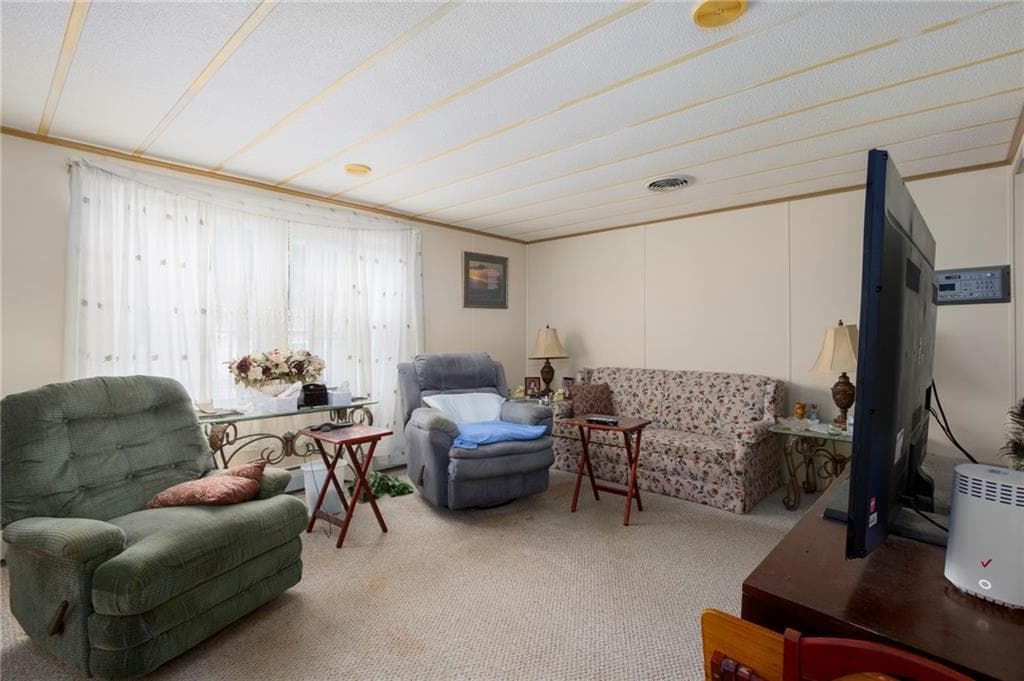 Single Family Residence at 15 Cantaberry Lane, Coventry, photo 5 of 21