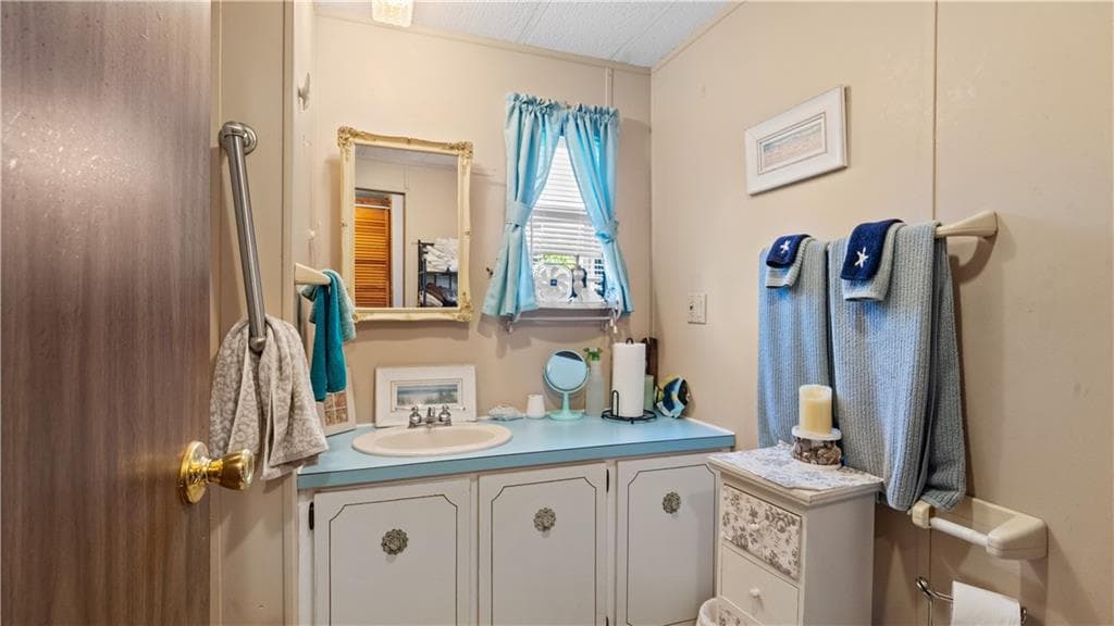 Single Family Residence at 465 57 Gardiner Road, Richmond, photo 13 of 23