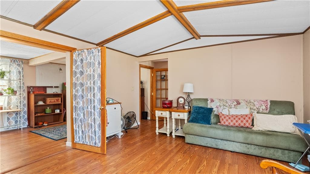 Single Family Residence at 465 57 Gardiner Road, Richmond, photo 17 of 23
