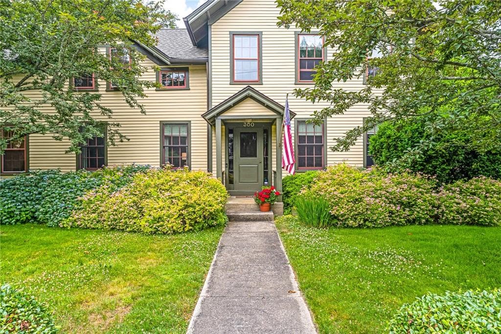 Single Family Residence at 300 Kenyon Avenue, South Kingstown