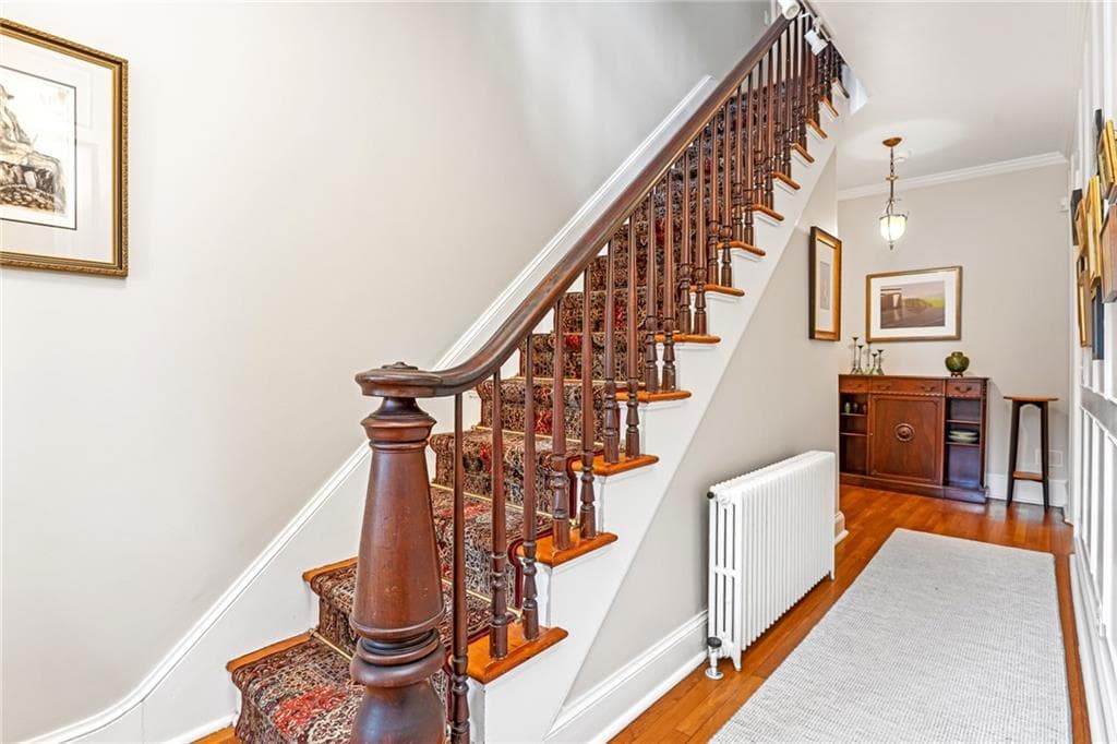 Single Family Residence at 300 Kenyon Avenue, South Kingstown, photo 5 of 43