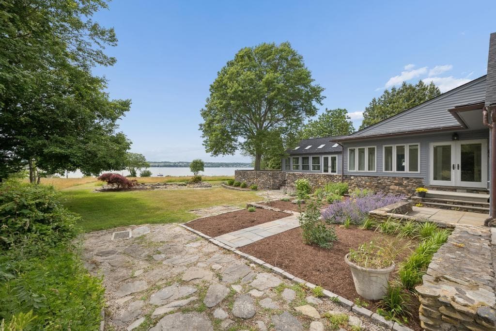 683 Neck Road photo 13