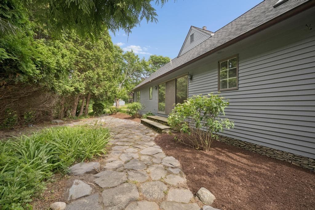 683 Neck Road photo 16