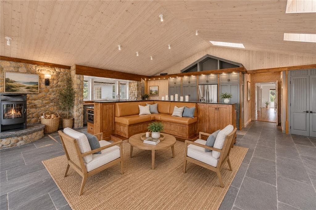683 Neck Road photo 36
