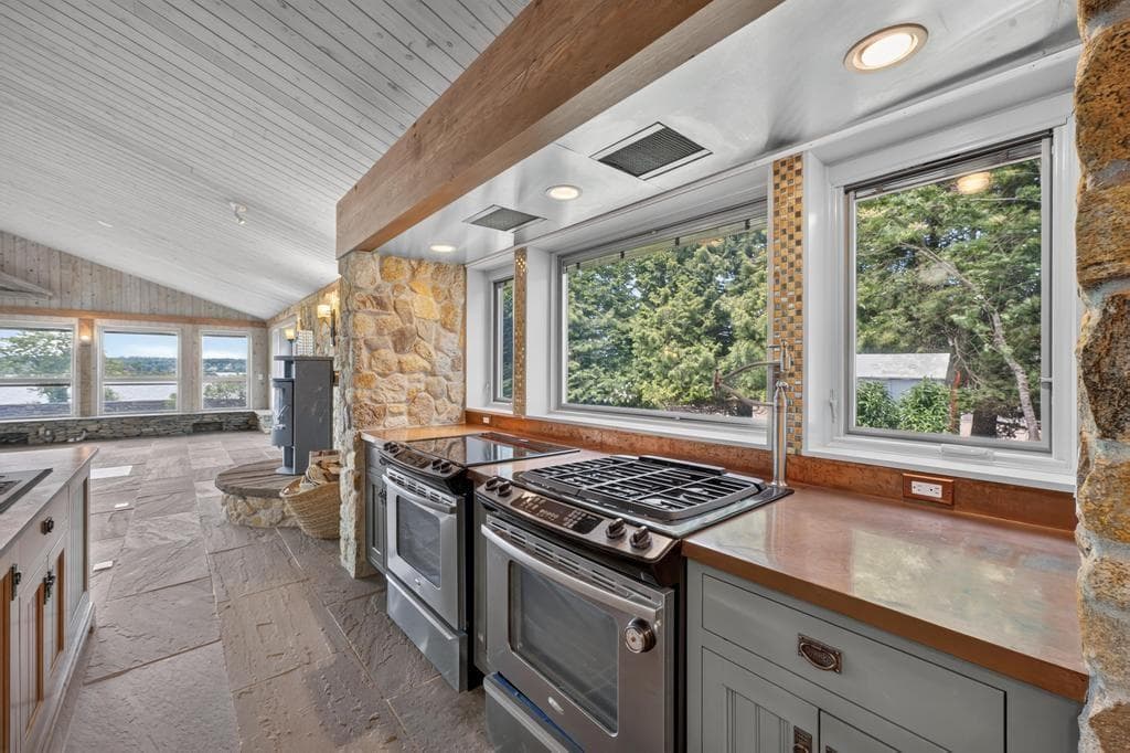 683 Neck Road photo 33