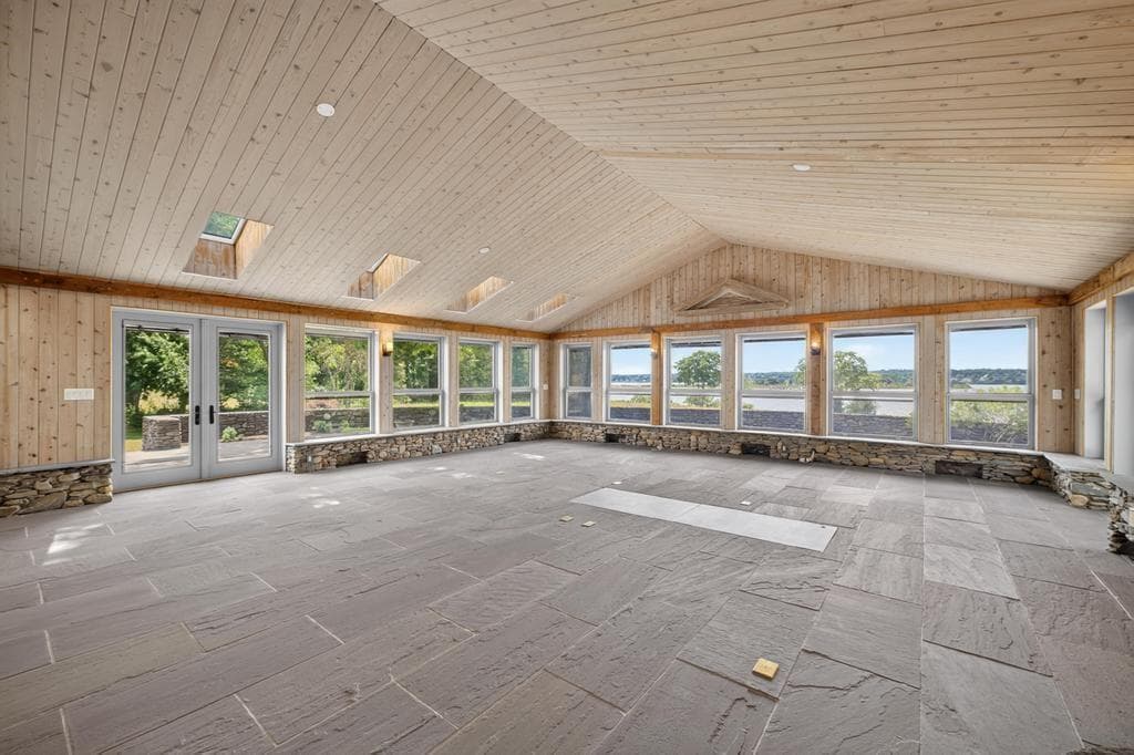 683 Neck Road photo 37