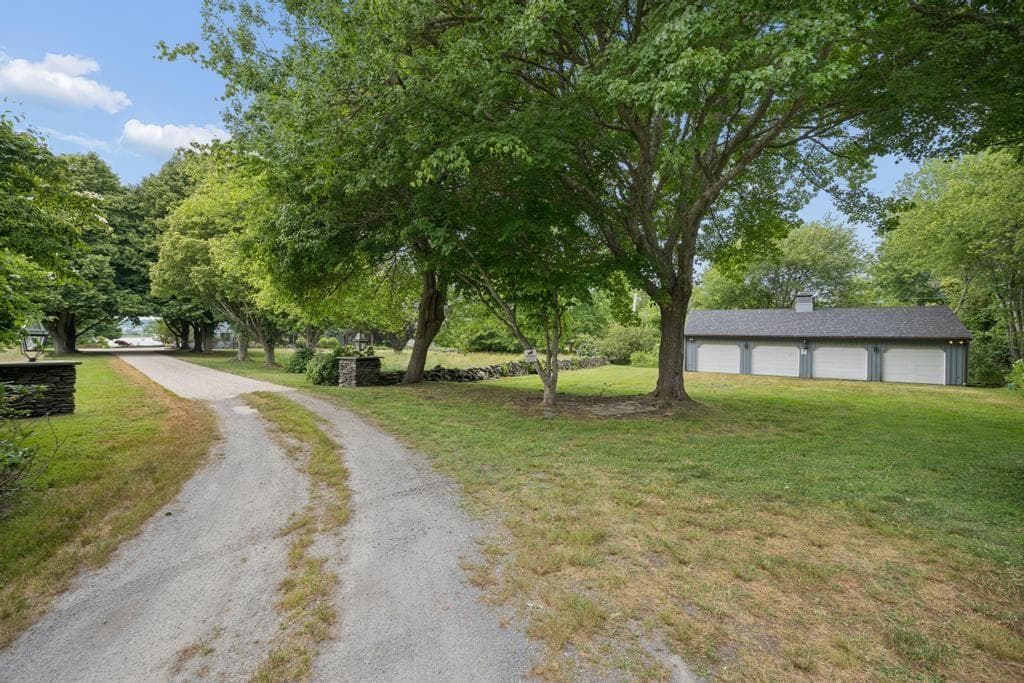 683 Neck Road photo 11