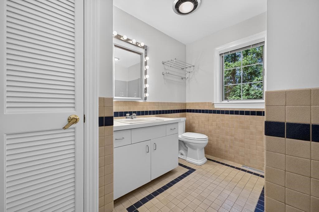 683 Neck Road photo 44