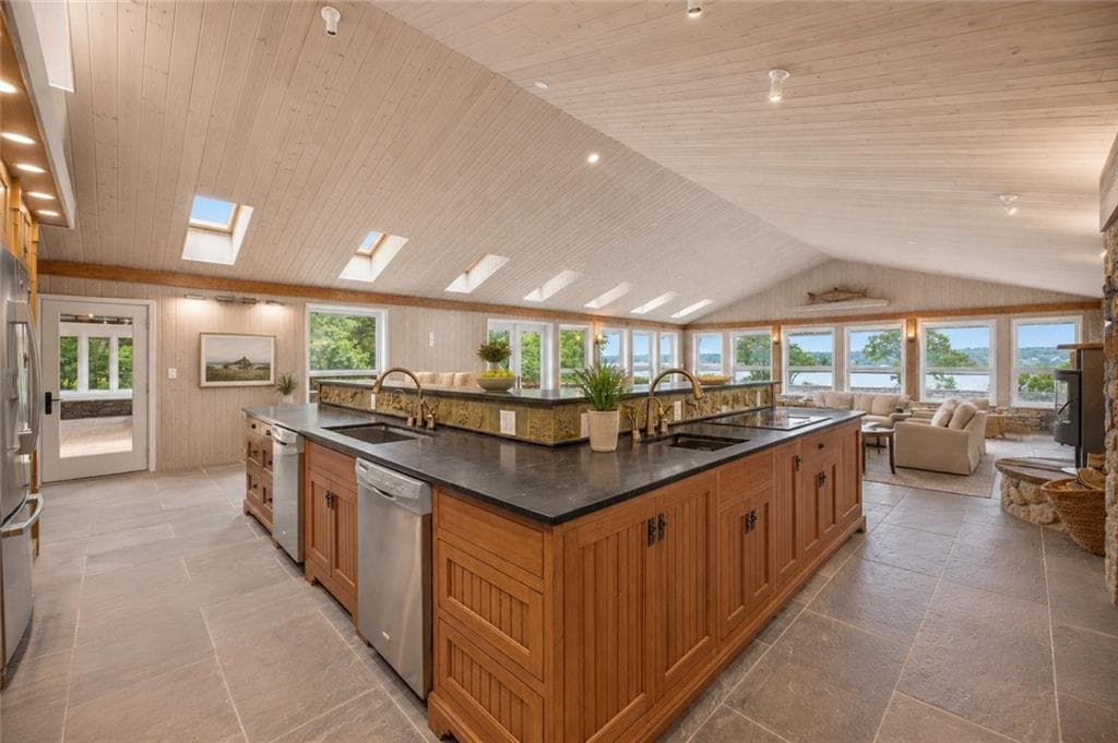 683 Neck Road photo 35