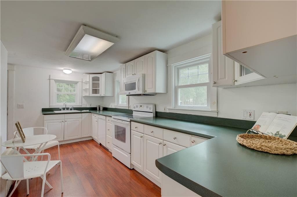 16 Evergreen Street photo 13