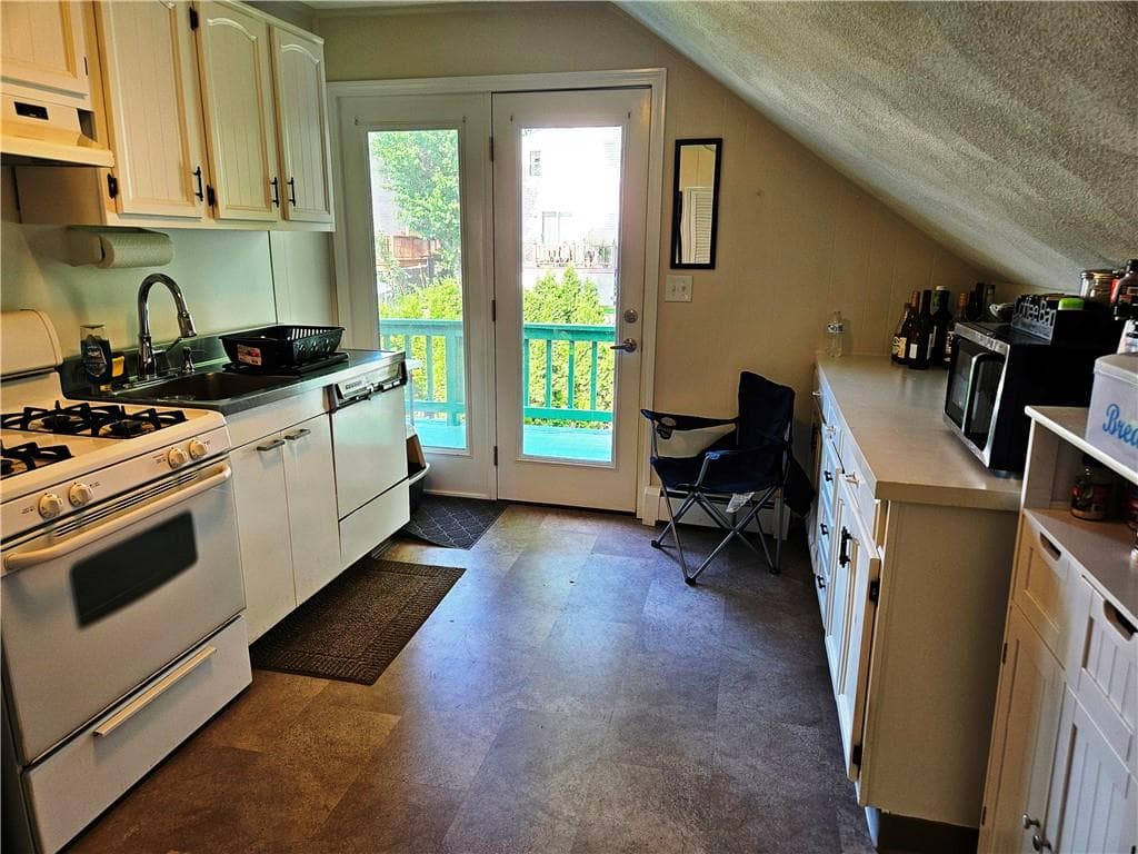Multi Family at 55 Lexington Avenue, North Providence, photo 21 of 39