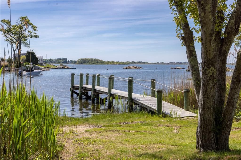 137 Cove Point East photo 7