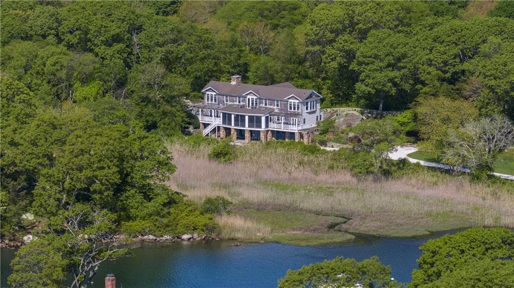 137 Cove Point East