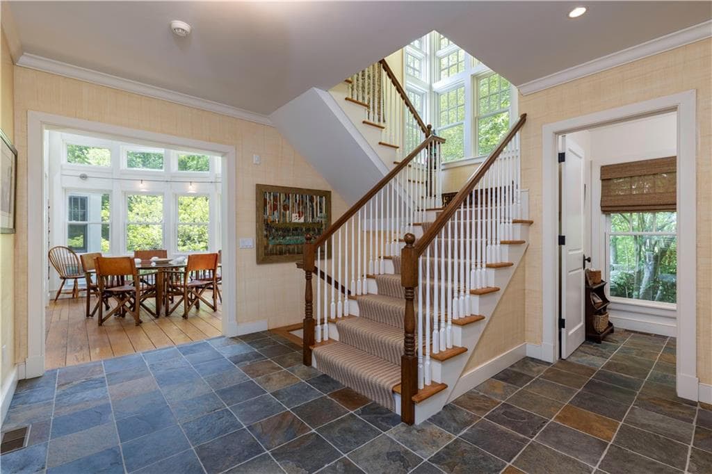 137 Cove Point East photo 28