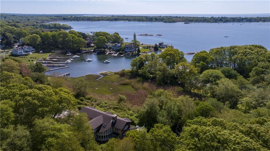 137 Cove Point East photo 5