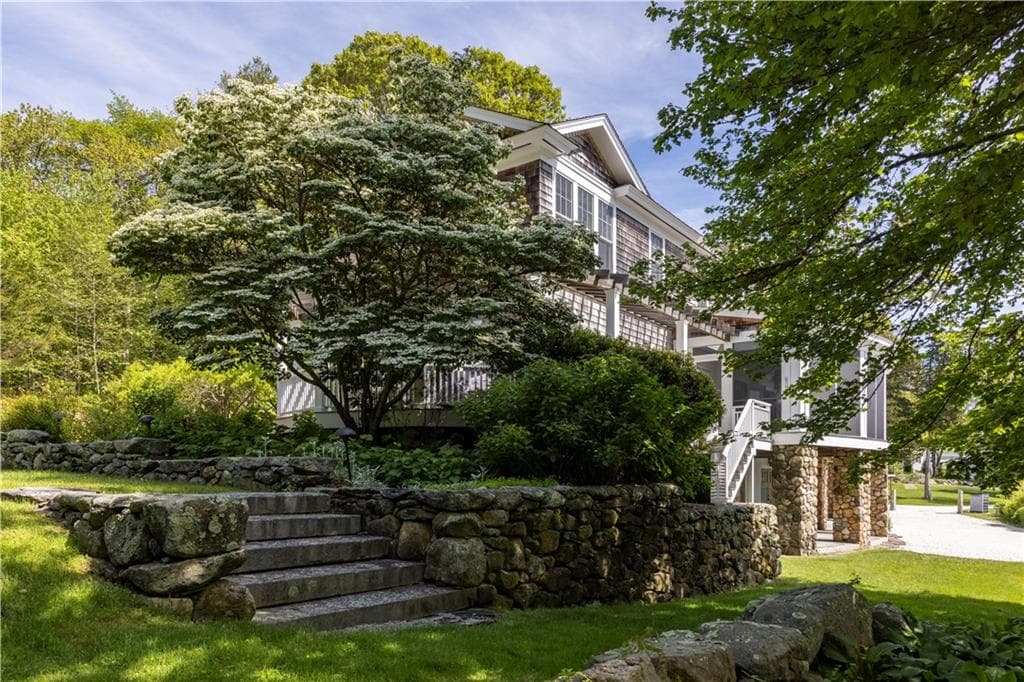 137 Cove Point East photo 9
