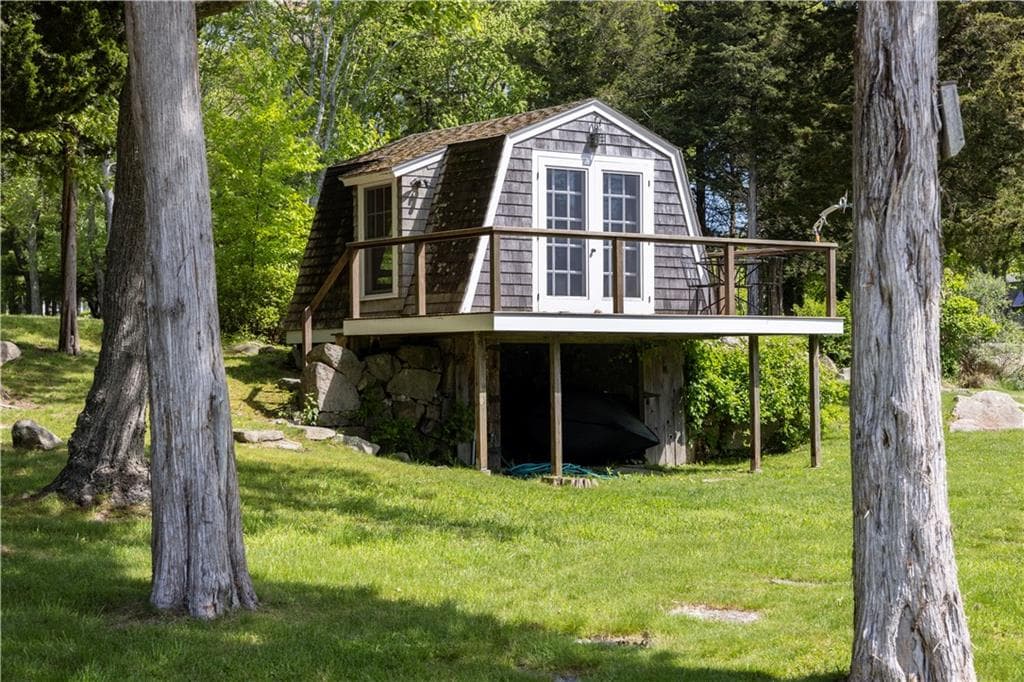 137 Cove Point East photo 41