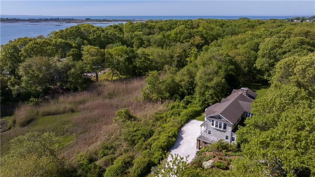 137 Cove Point East photo 4