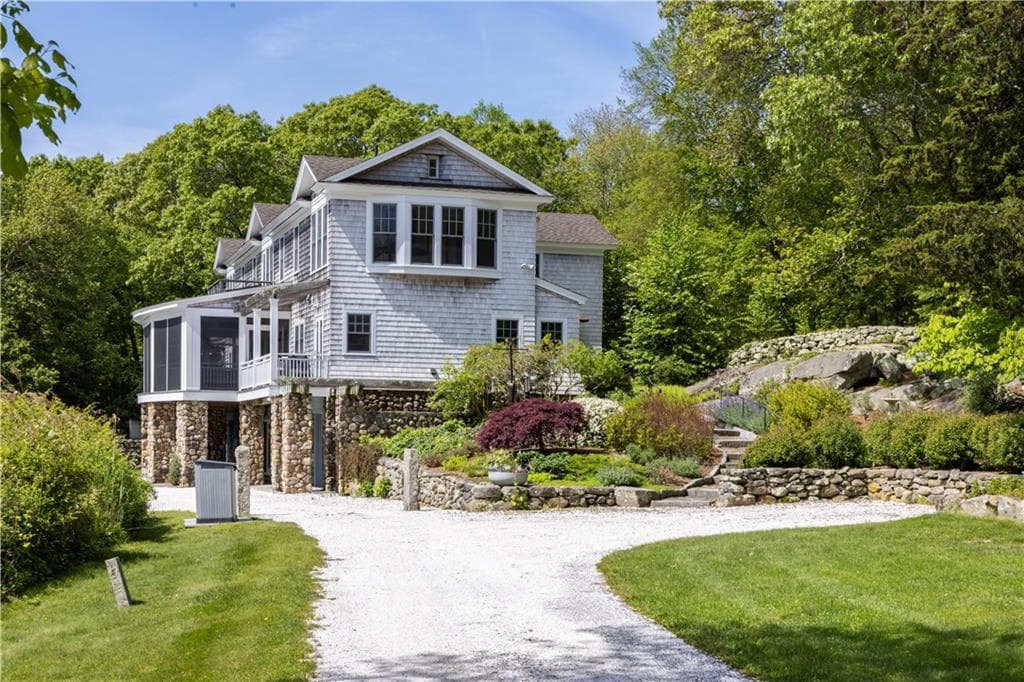 137 Cove Point East photo 8