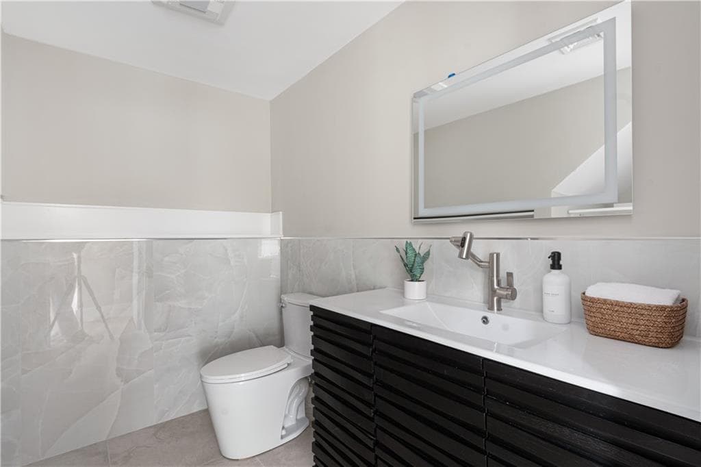 43 12th Street UNIT B photo 30