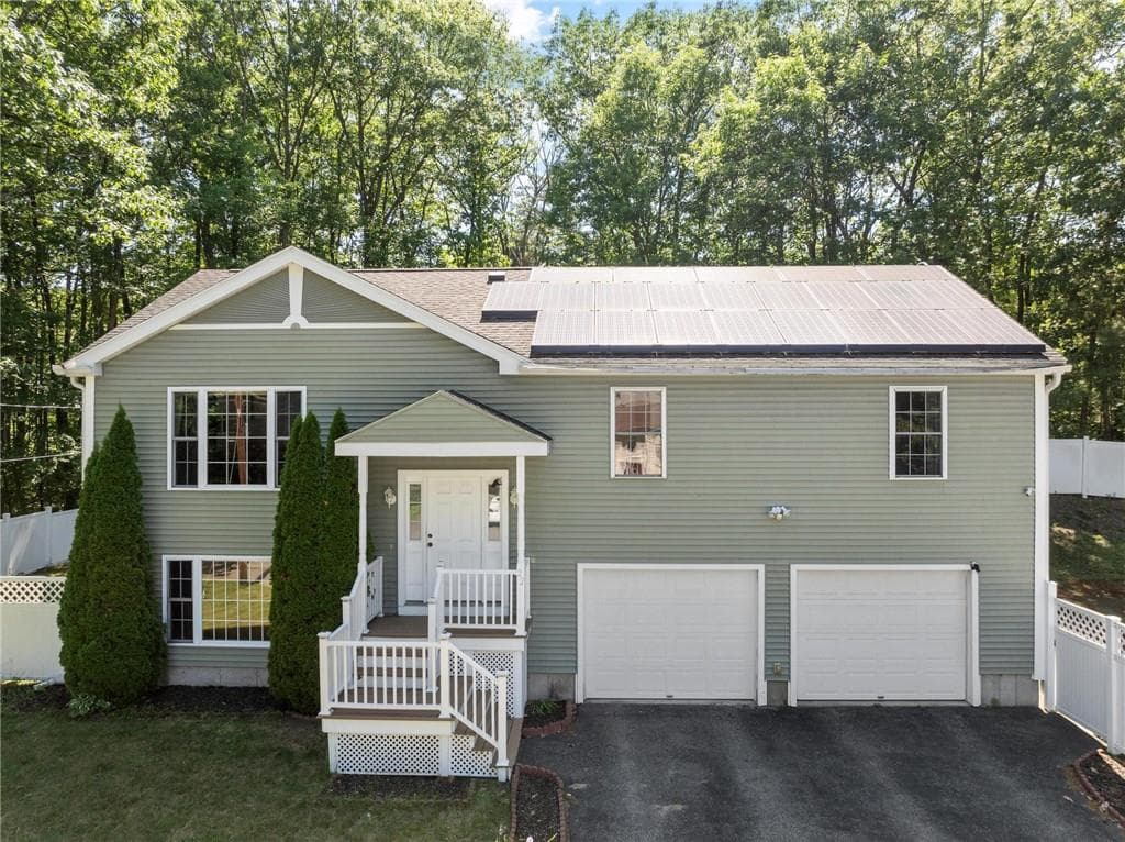 Single Family Residence at 22 Columbia Avenue, Fitchburg, photo 4 of 27