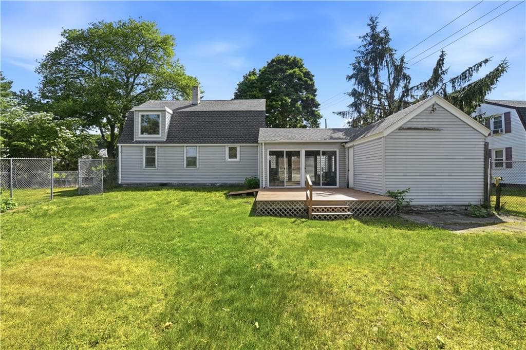 Single Family Residence at 512 Woonasquatucket Avenue, North Providence, photo 6 of 41