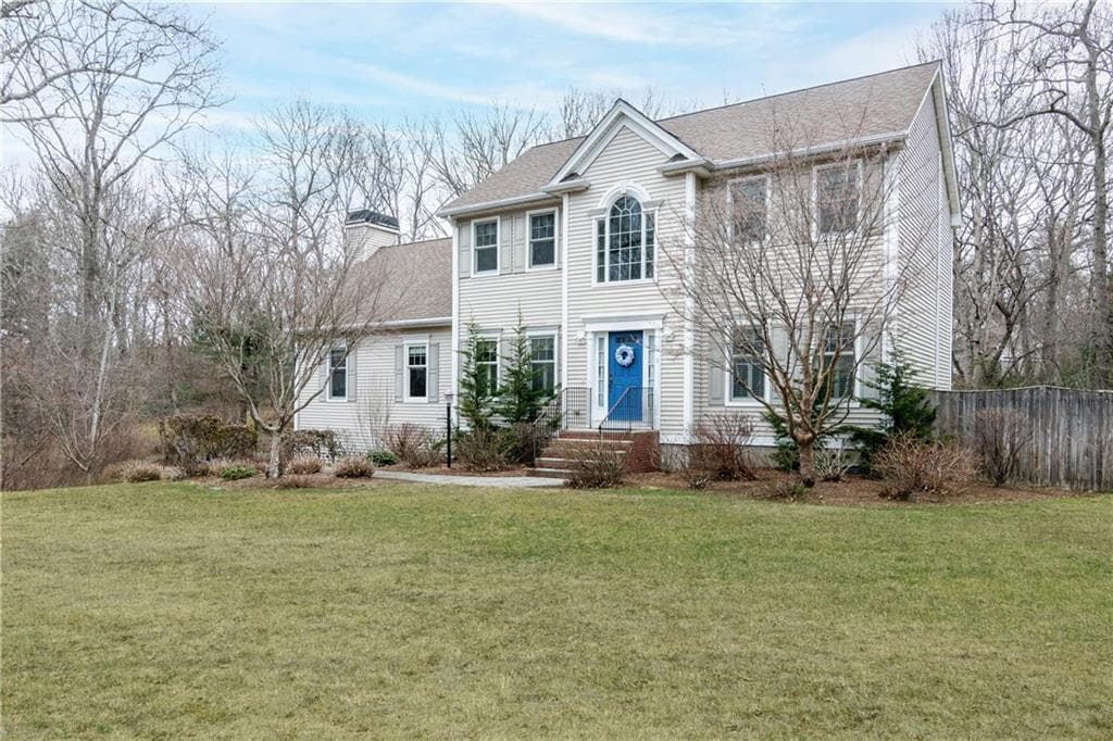 Single Family Residence at 5 Hazelton Lane, South Kingstown, photo 2 of 21