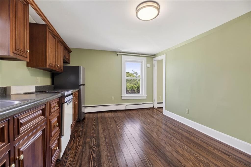Multi Family at 28 Park Avenue, South Kingstown, photo 20 of 37