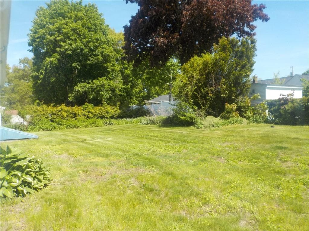 325 Morin Street photo 5