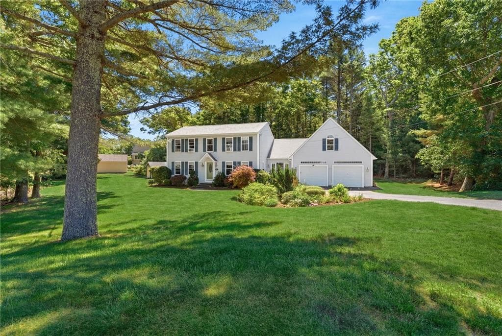 34 Crestwood Lane photo 5