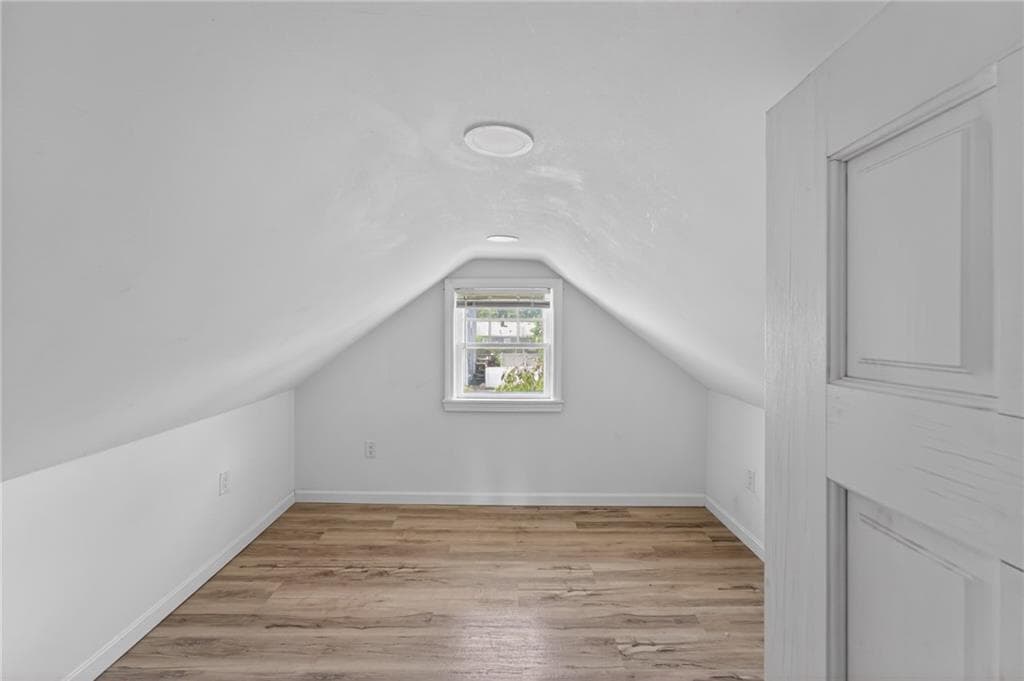 50 Lloyd Avenue photo 16