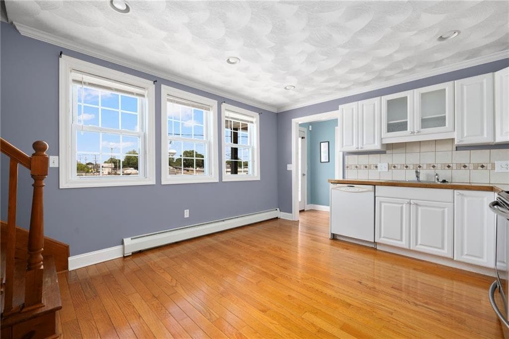 Condominium at 2799 Pawtucket Avenue, East Providence, photo 9 of 36