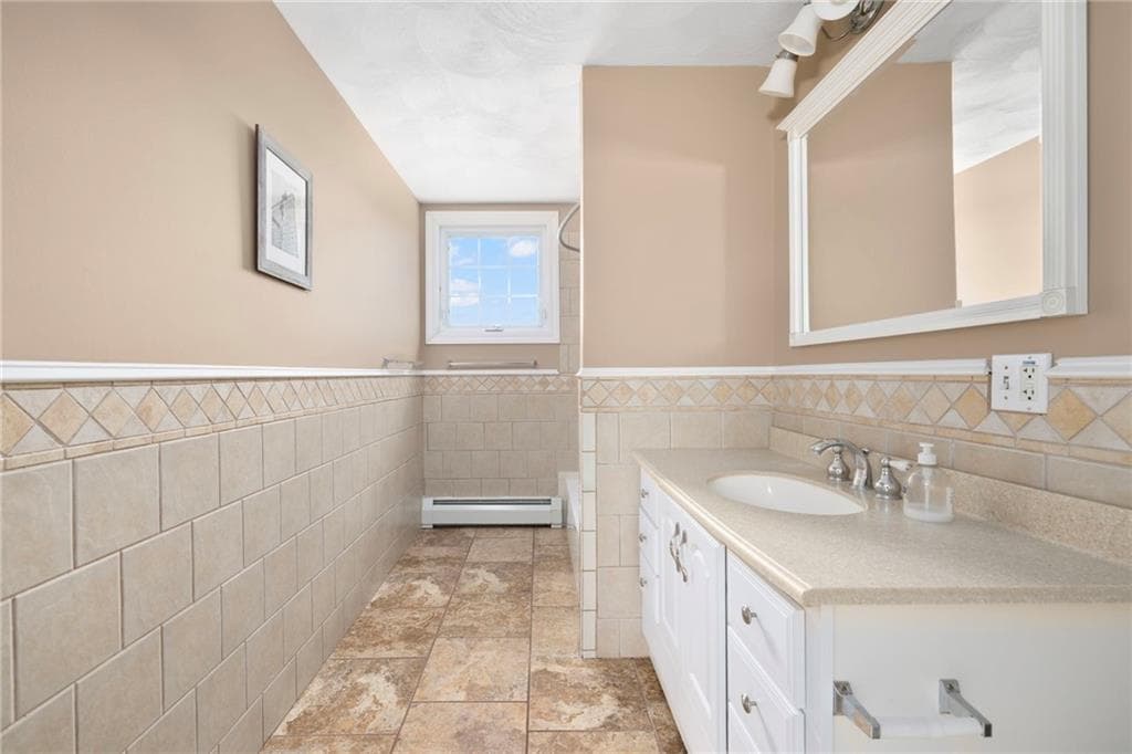 Condominium at 2799 Pawtucket Avenue, East Providence, photo 24 of 36