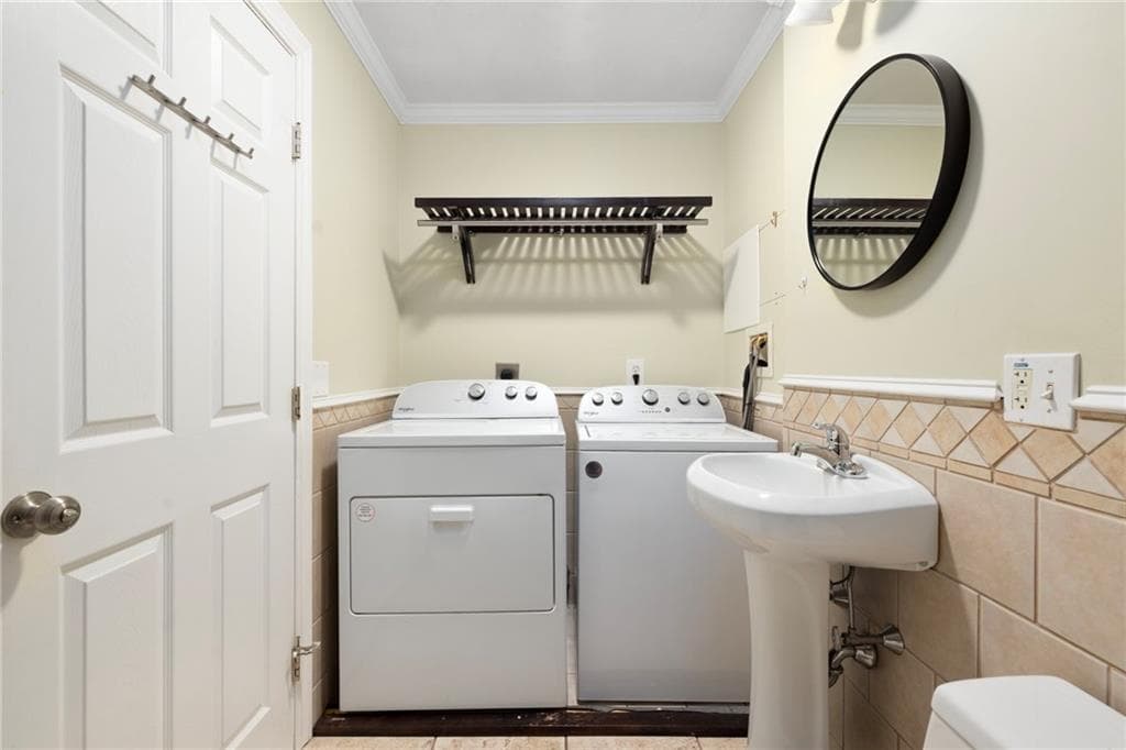 Condominium at 2799 Pawtucket Avenue, East Providence, photo 29 of 36