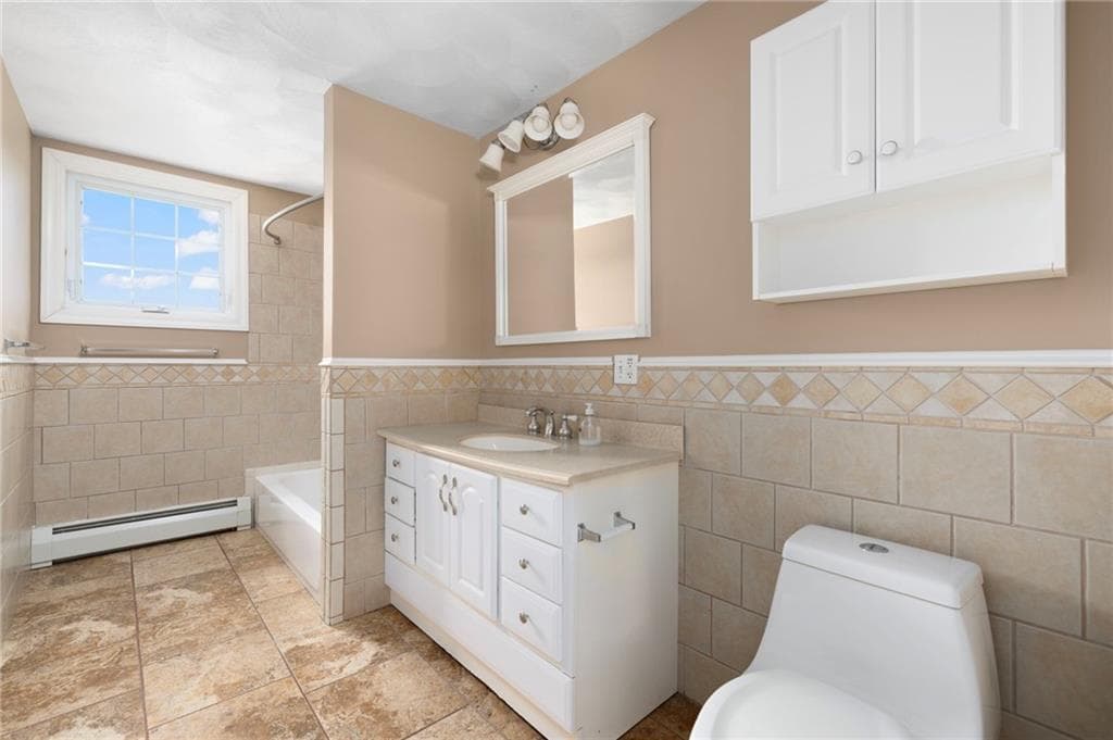 Condominium at 2799 Pawtucket Avenue, East Providence, photo 25 of 36