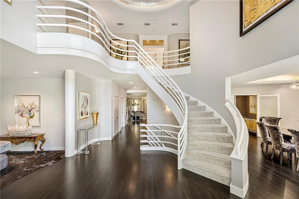 4 Jones Circle photo 5