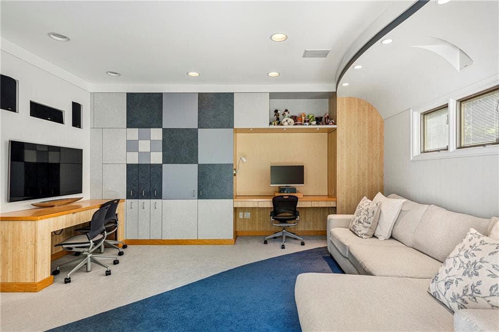 4 Jones Circle photo 14